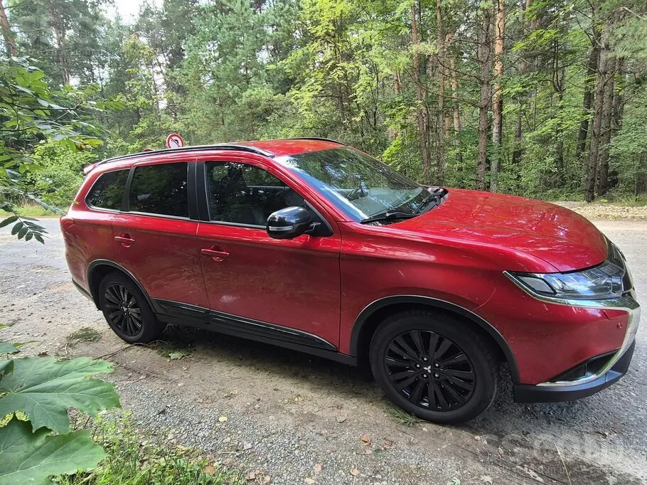 Mitsubishi Outlander 2020 photo 2
