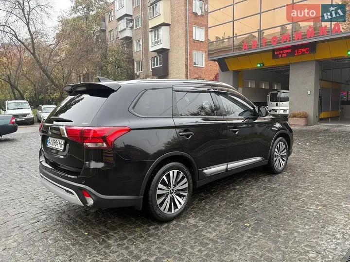 Mitsubishi Outlander