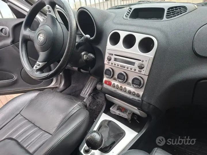 Alfa Romeo 156 2004 photo 3