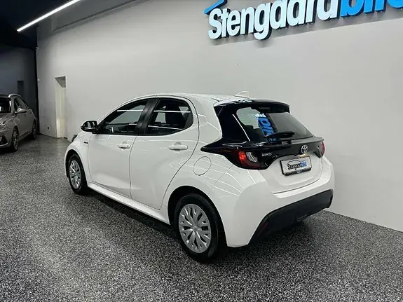 Toyota Yaris 2023 photo 3