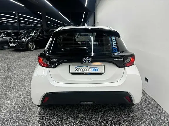 Toyota Yaris 2023 photo 4