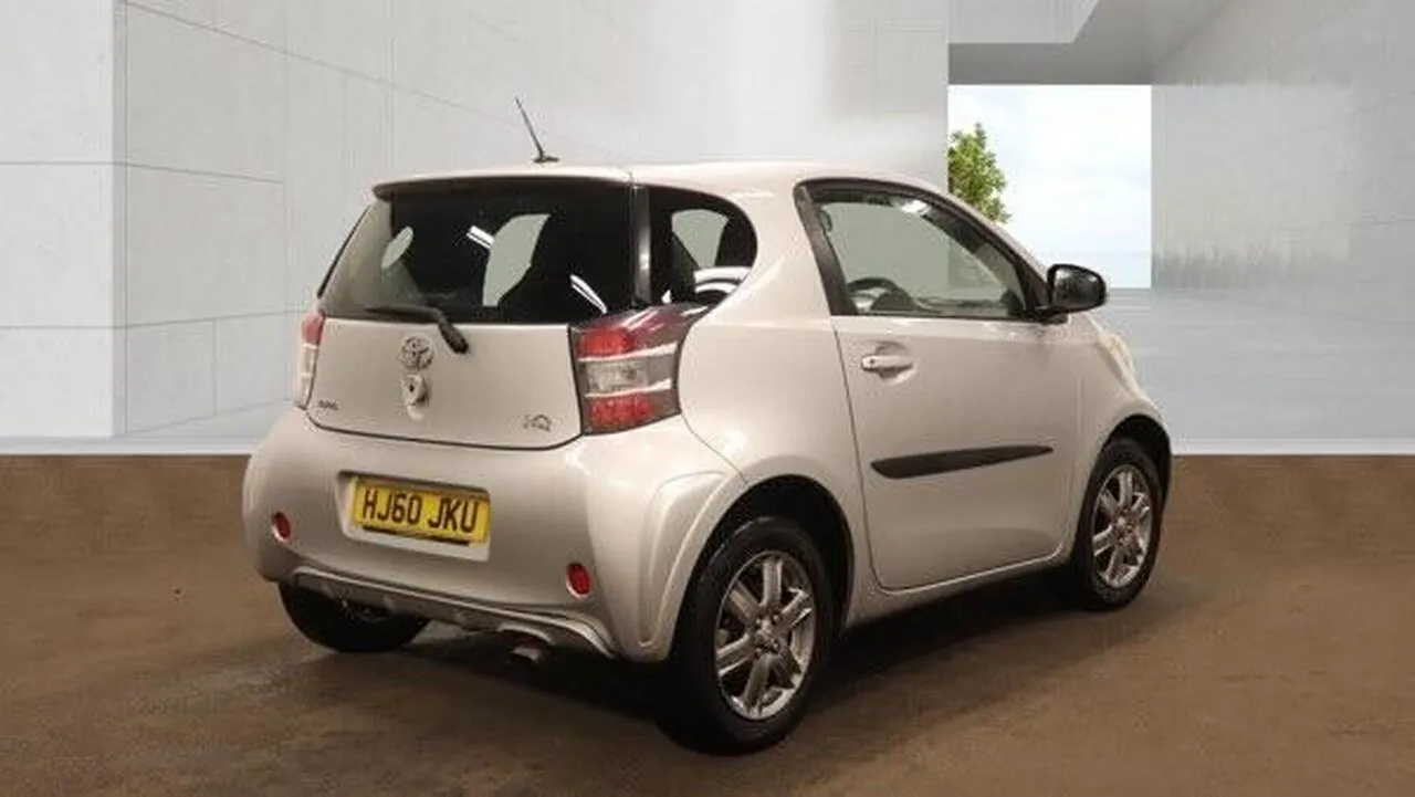 Toyota Iq 2010 photo 4