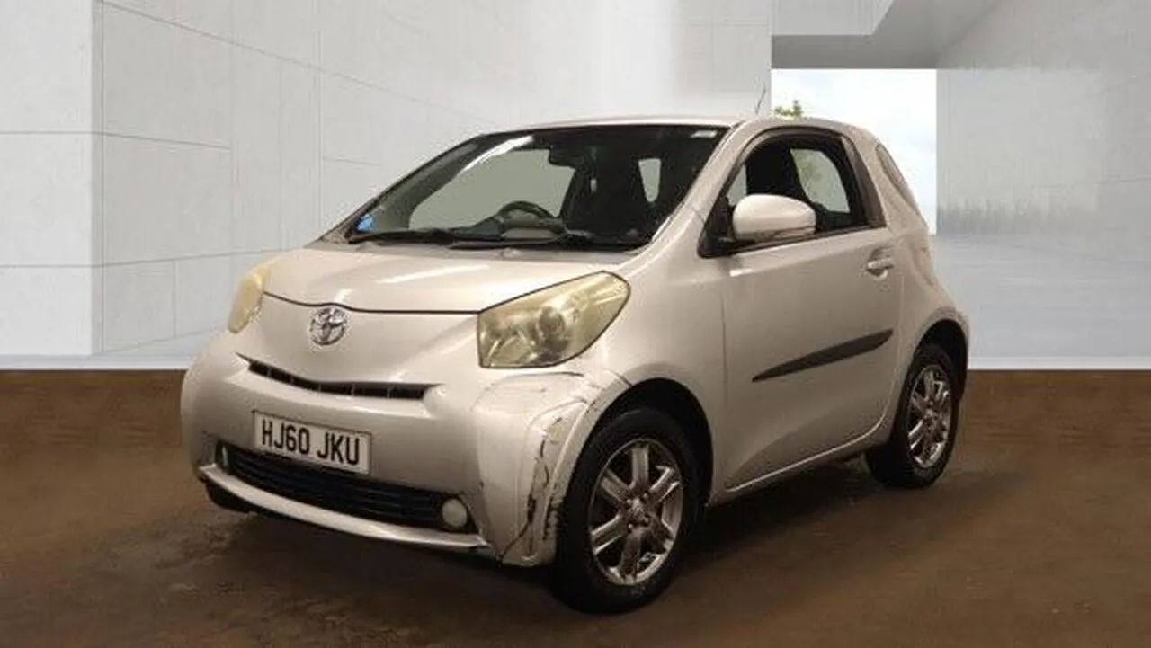 Toyota Iq 2010 photo 2