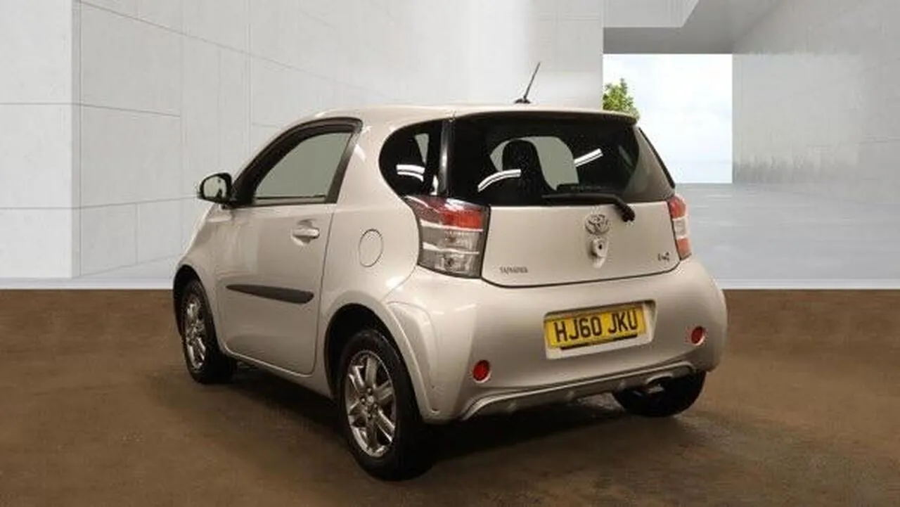 Toyota Iq 2010 photo 3