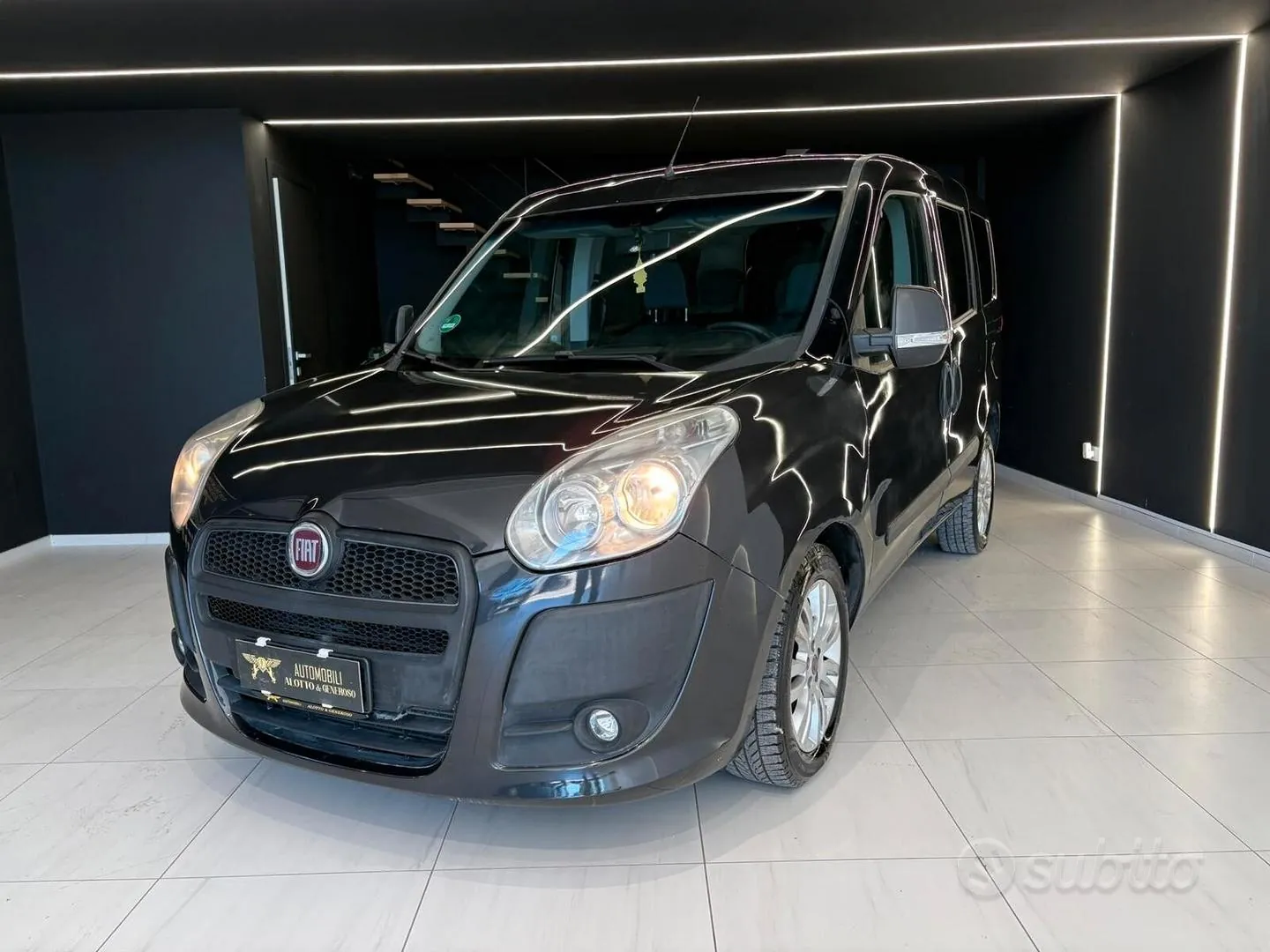 Fiat Doblo 2011 photo 2