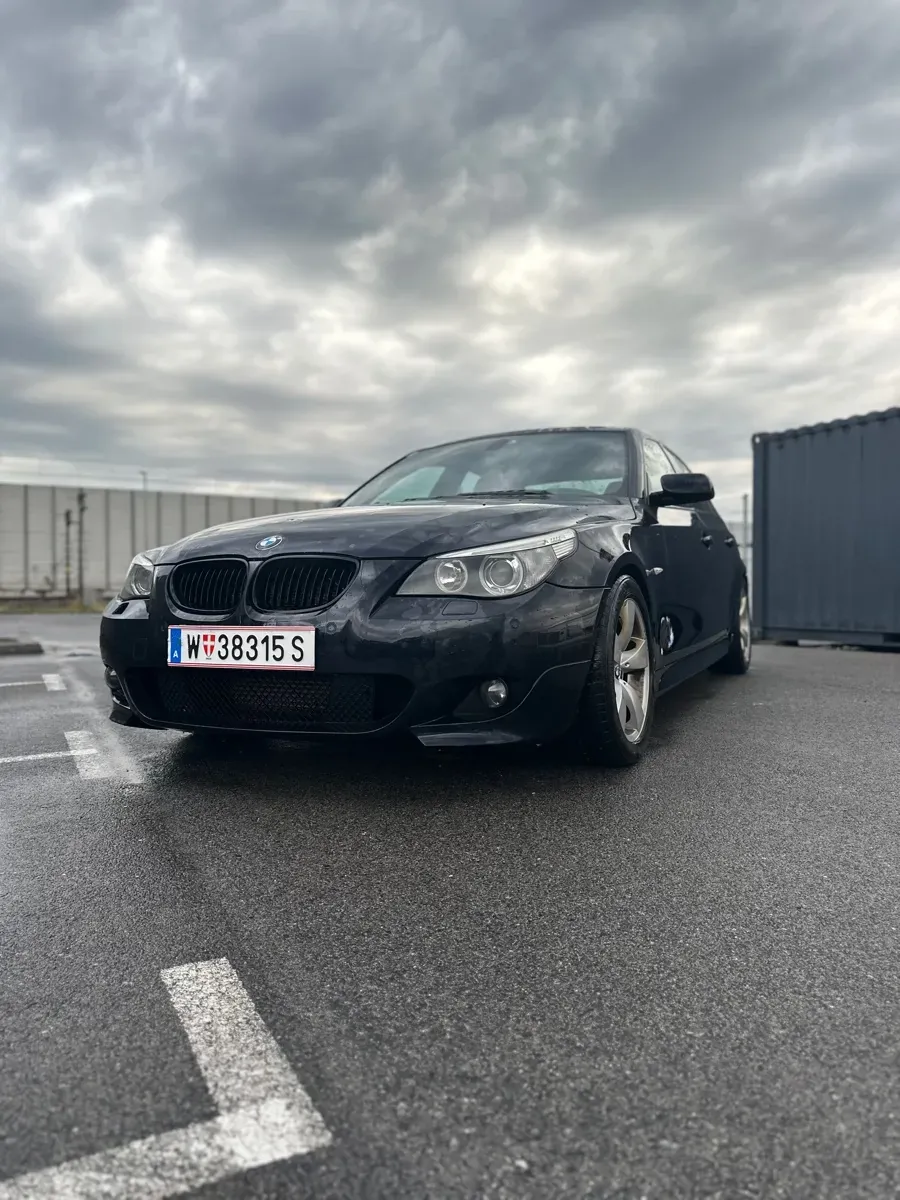 BMW 5 Series 2005 photo 2