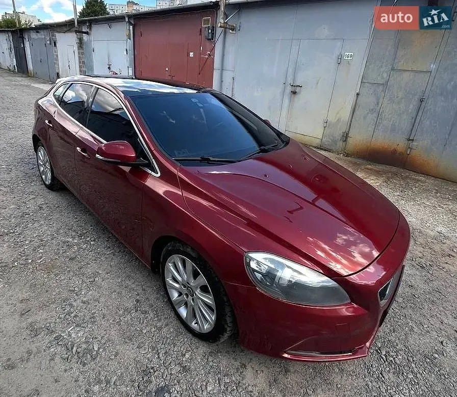 Volvo V40