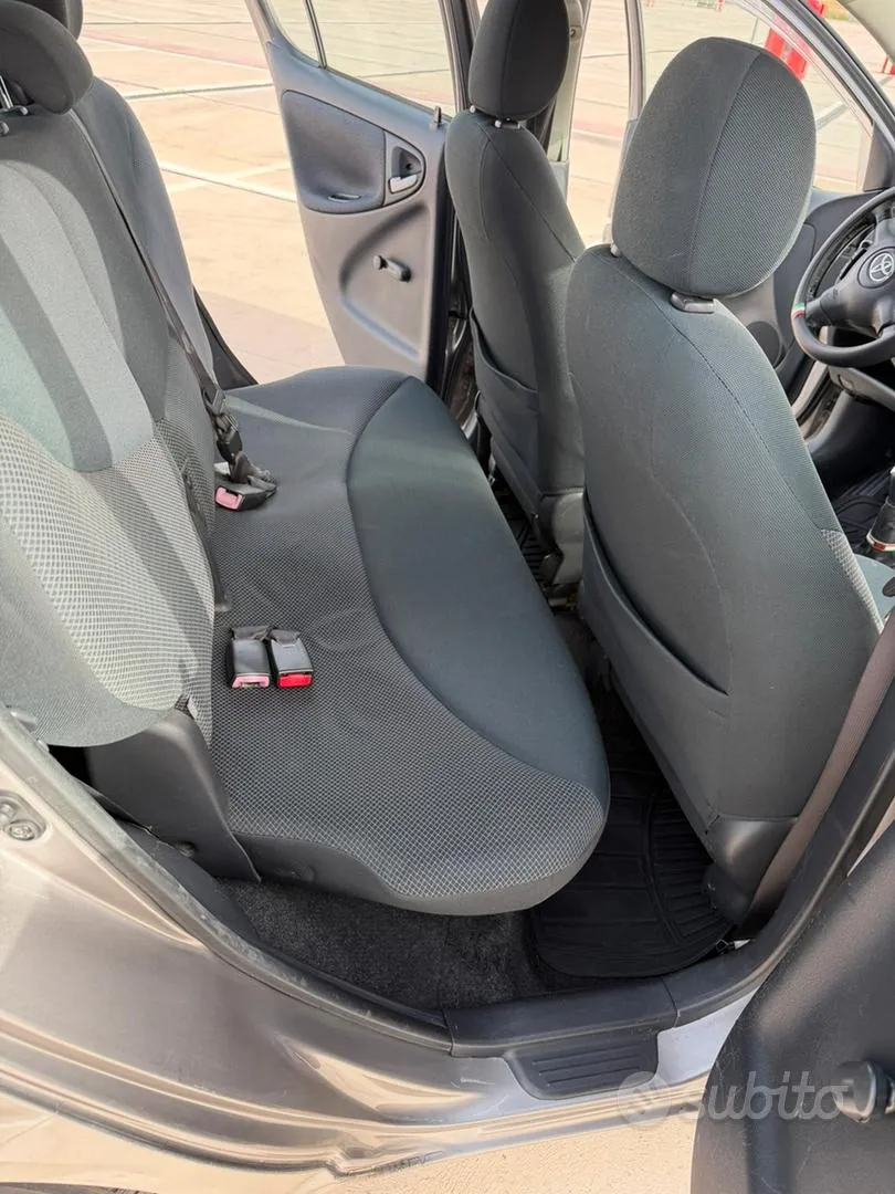 Toyota Yaris 2004 photo 4