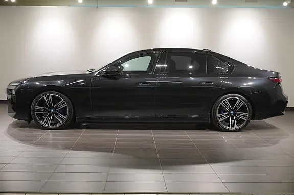 BMW I7 2023 photo 3