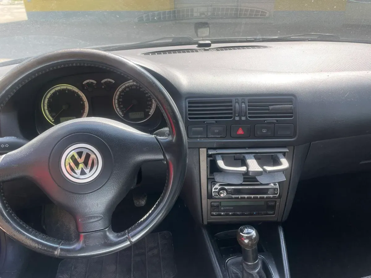 Volkswagen Bora 2004 photo 3