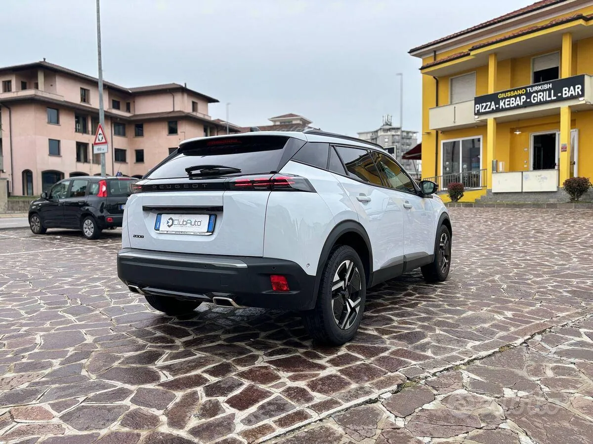 Peugeot 2008 2024 photo 5