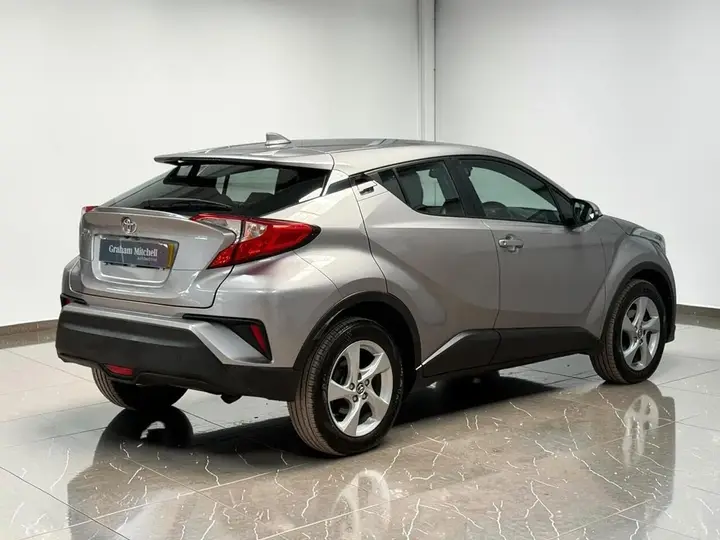 Toyota C-Hr 2017 photo 5