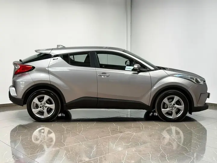 Toyota C-Hr 2017 photo 4