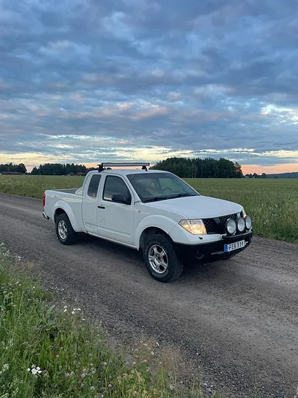 Nissan Navara 2006 photo 2