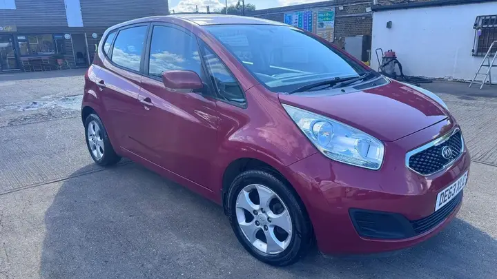 Kia Venga 2013 photo 2