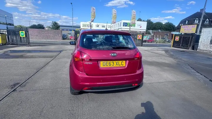 Kia Venga 2013 photo 3