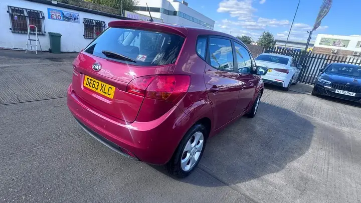 Kia Venga 2013 photo 4