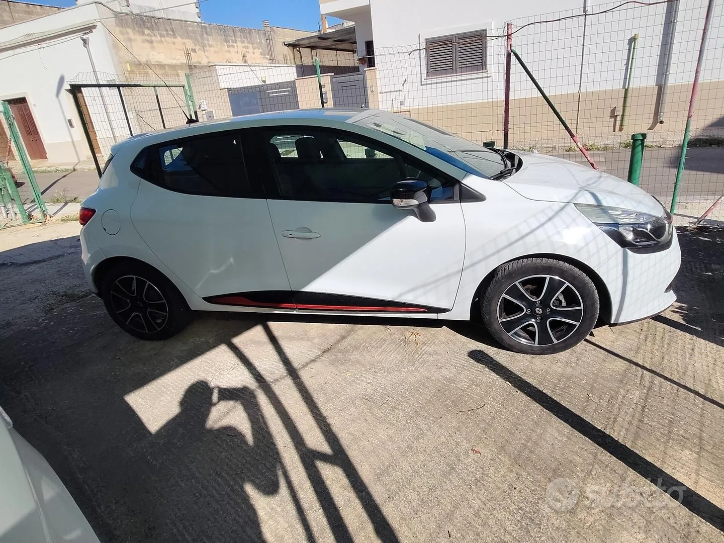 Renault Clio 2013 photo 2