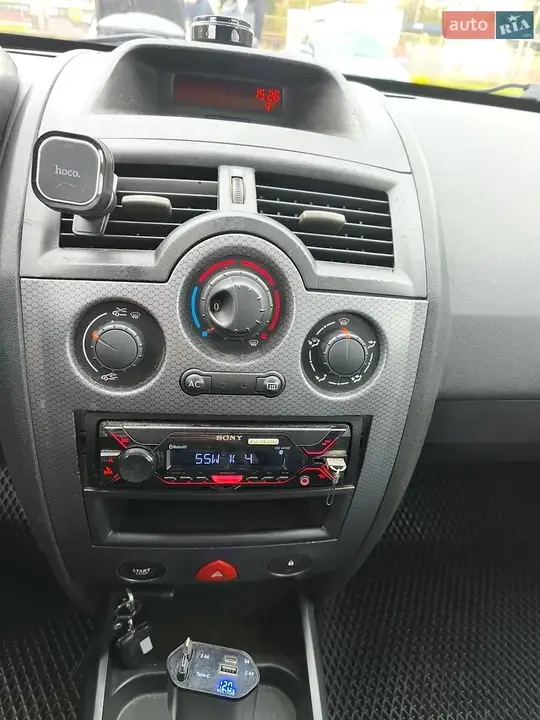 Renault Megane 2004 photo 2