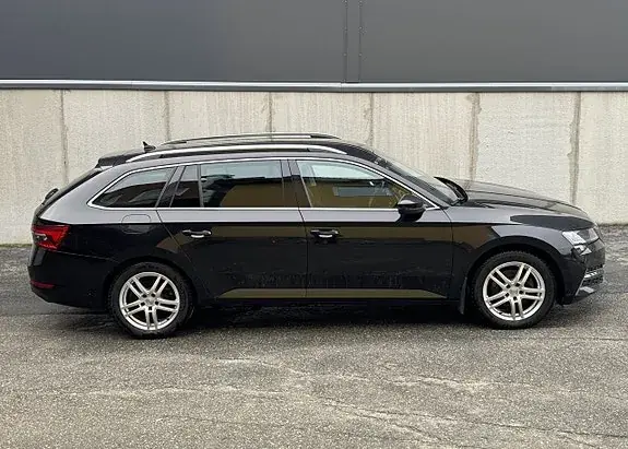 Skoda Superb 2021 photo 2