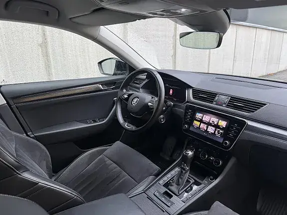 Skoda Superb 2021 photo 4