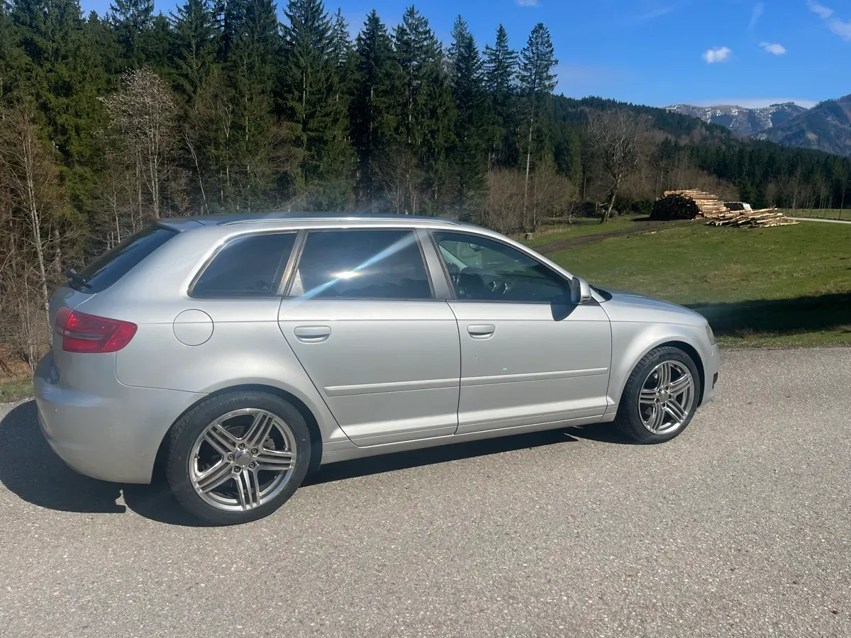 Audi A3 2009 photo 2