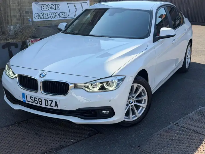 BMW 3 Series 2018 photo 3