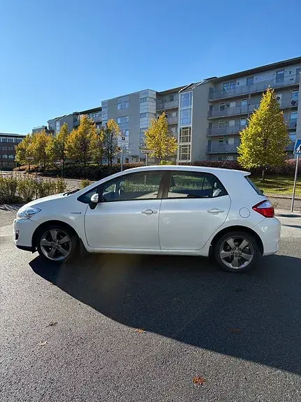 Toyota Auris 2012 photo 3
