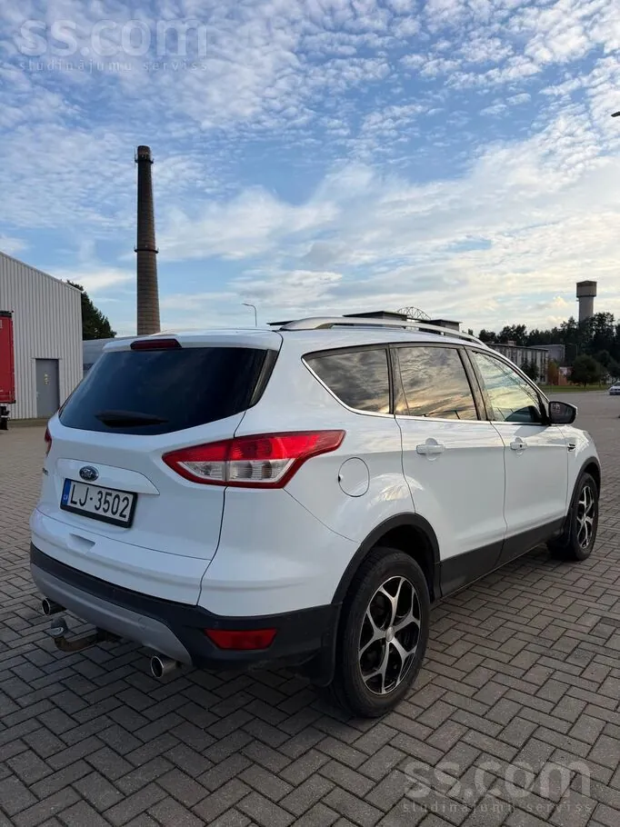 Ford Kuga 2013 photo 2