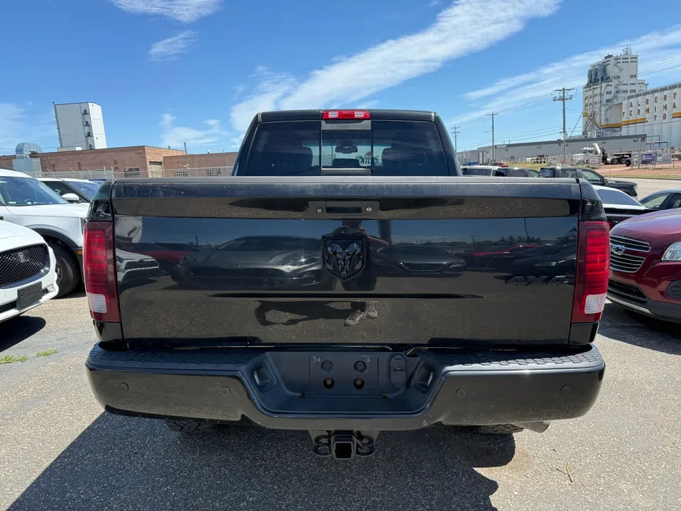 Ram 3500 Laramie 2016 photo 3