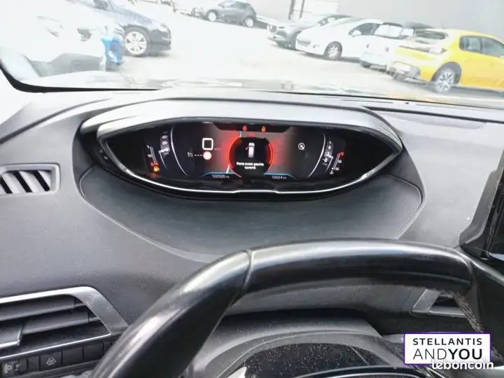 Peugeot 5008 2021 photo 2