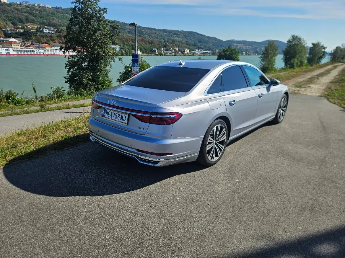 Audi A8 2019 photo 2