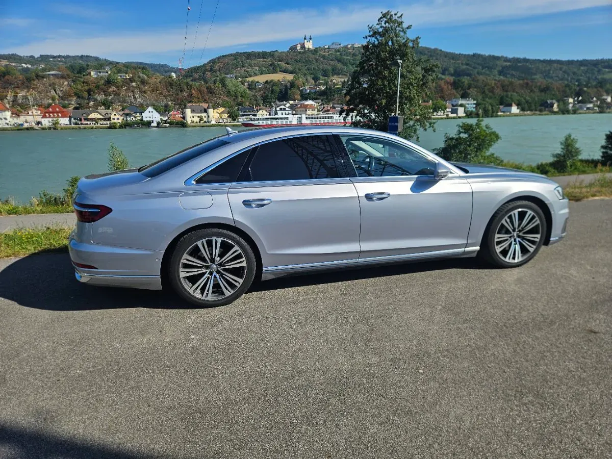 Audi A8 2019 photo 3