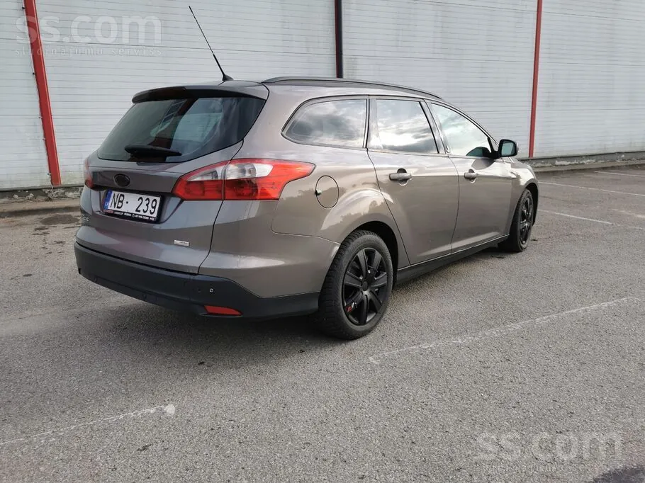 Ford Focus 2013 photo 3