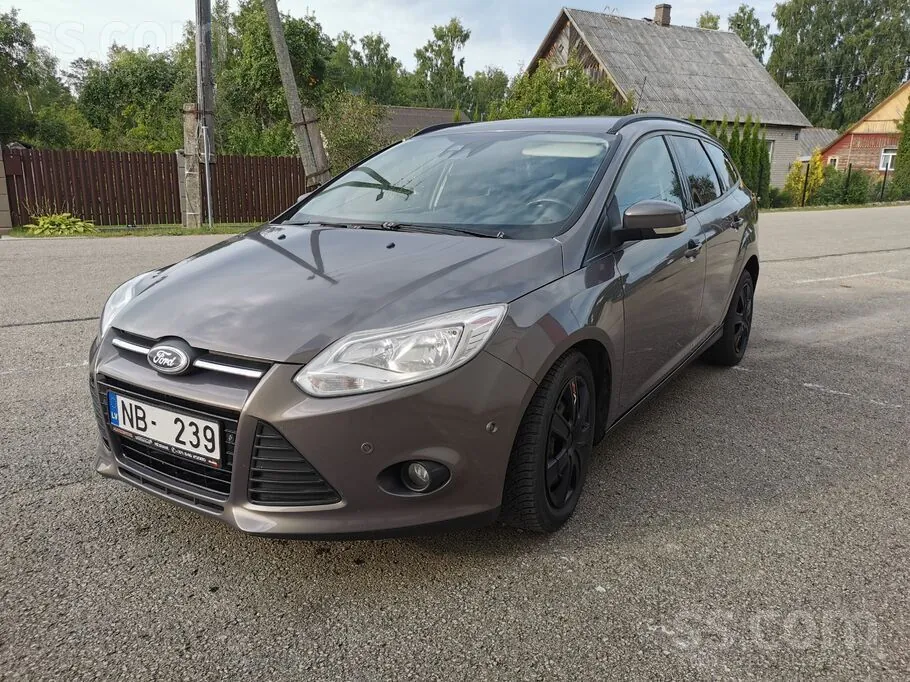 Ford Focus 2013 photo 2