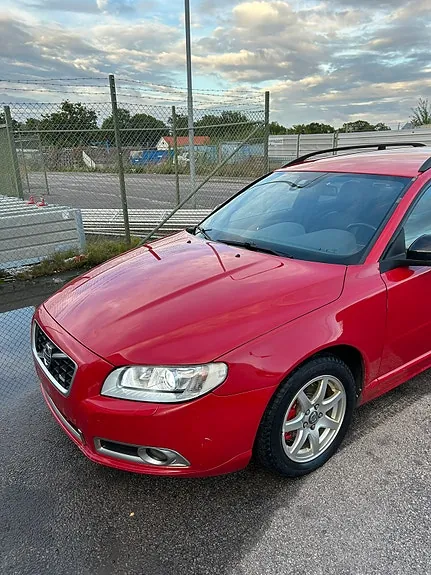 Volvo V70 2013 photo 2