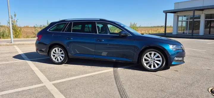 Skoda Superb 2019 photo 2