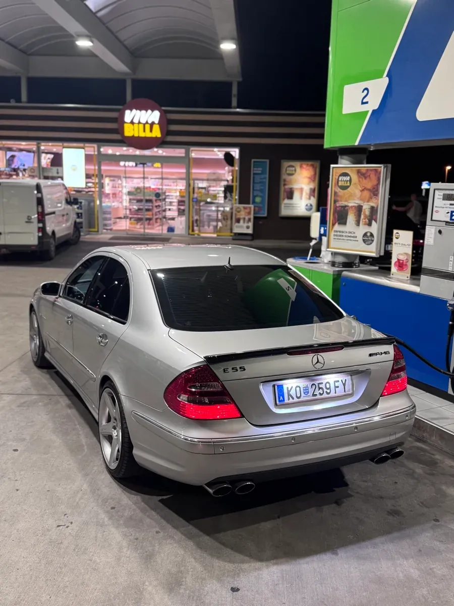 Mercedes-Benz E-Class 2003 photo 3