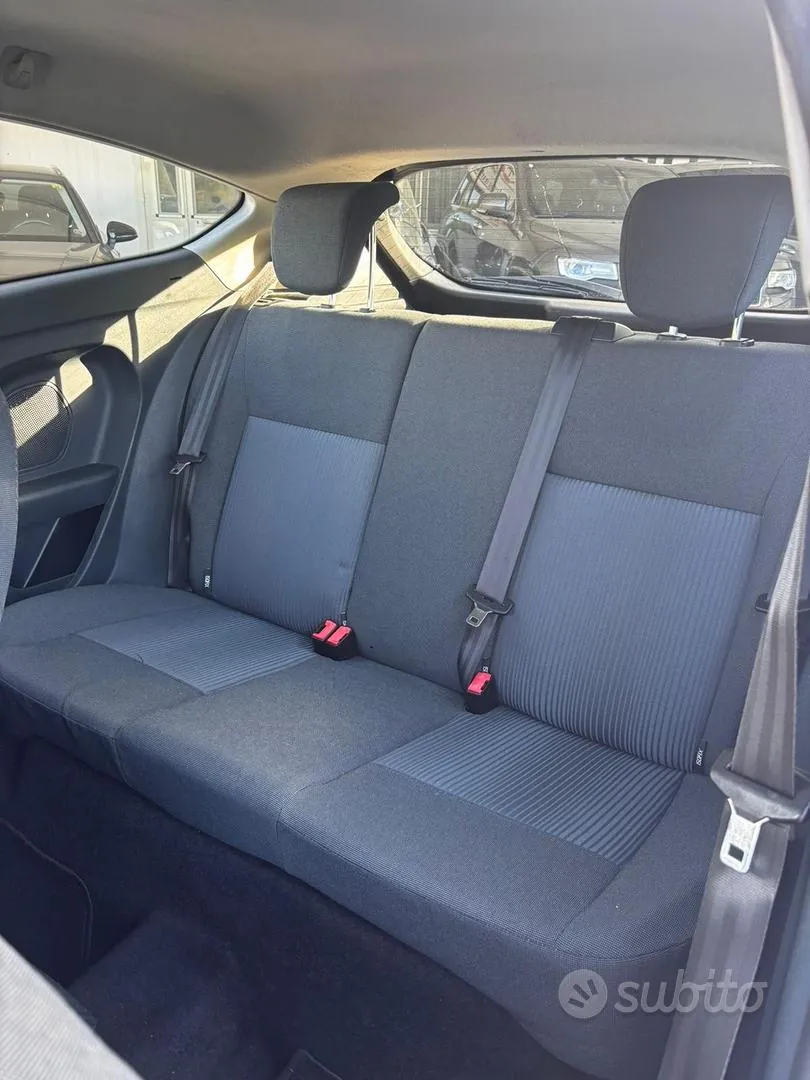 Ford Fiesta 2011 photo 5