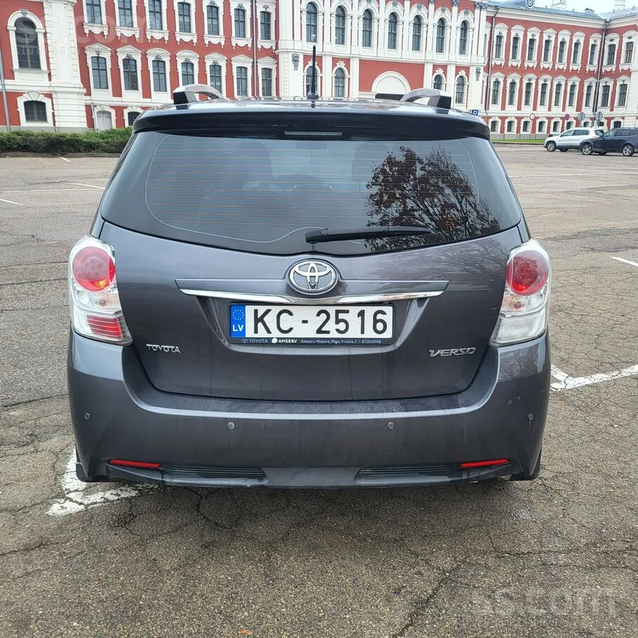 Toyota Verso 2015 photo 3
