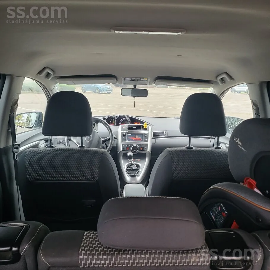 Toyota Verso 2015 photo 4
