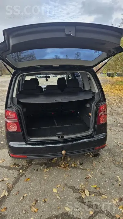 Volkswagen Touran 2007 photo 3