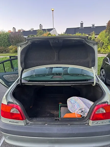 Toyota Avensis 1997 photo 3