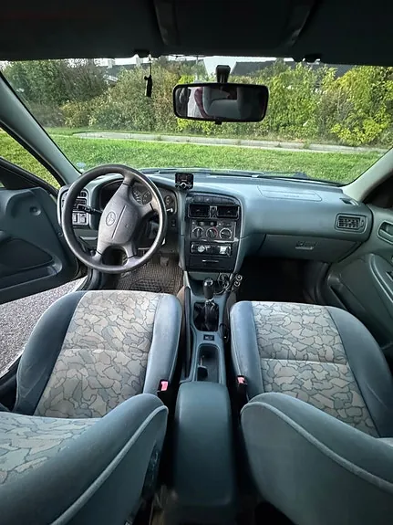 Toyota Avensis 1997 photo 5