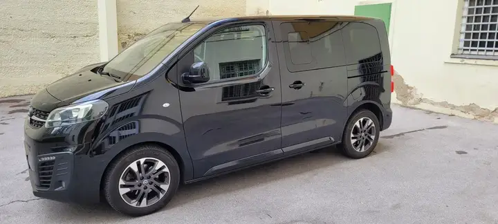 Opel Zafira 2021 photo 2