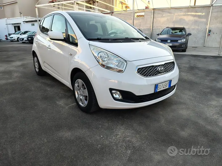 Kia Venga 2011 photo 3