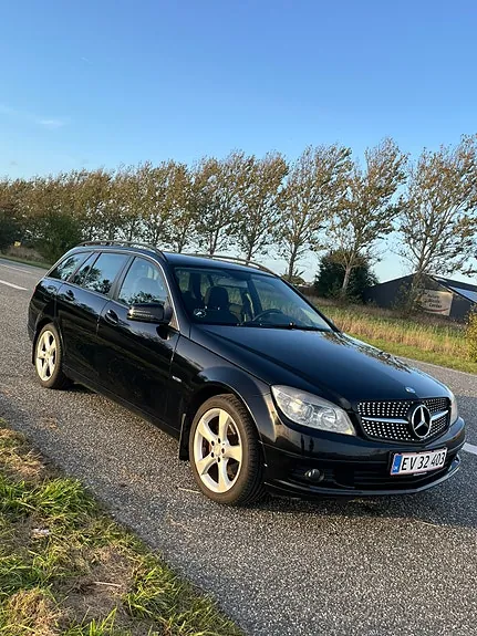 Mercedes-Benz C200 2010 photo 3