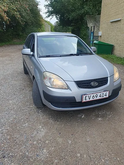 Kia Rio 2007 photo 2