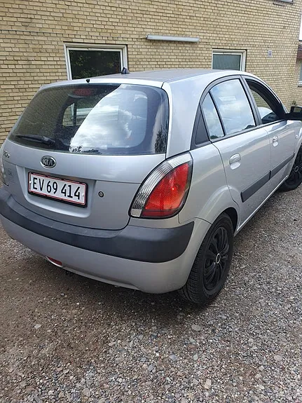 Kia Rio 2007 photo 4