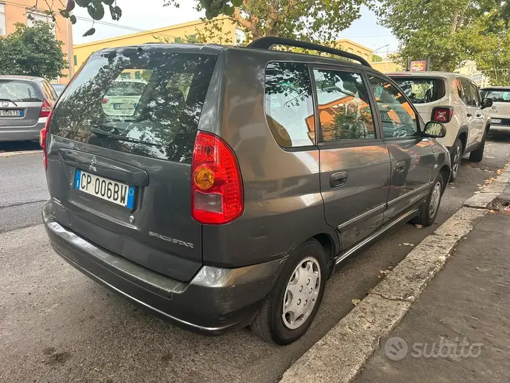 Mitsubishi Space Star 2004 photo 4